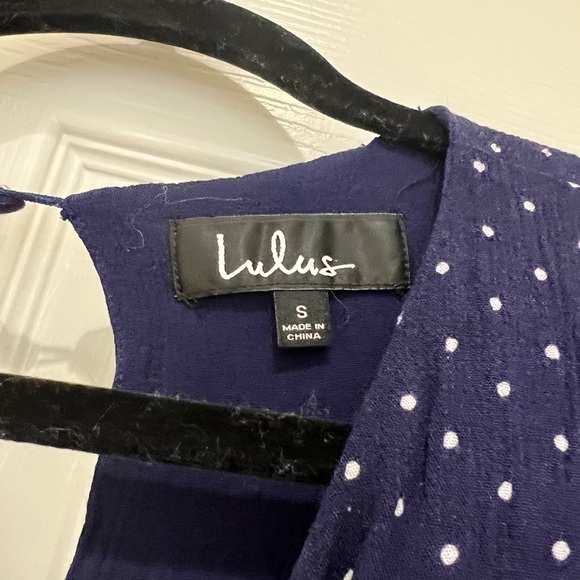 Lulu’s Cute Stuff Polka Dot Tie-Sleeve Romper Navy White Small Keyhole Back - Picture 4 of 4